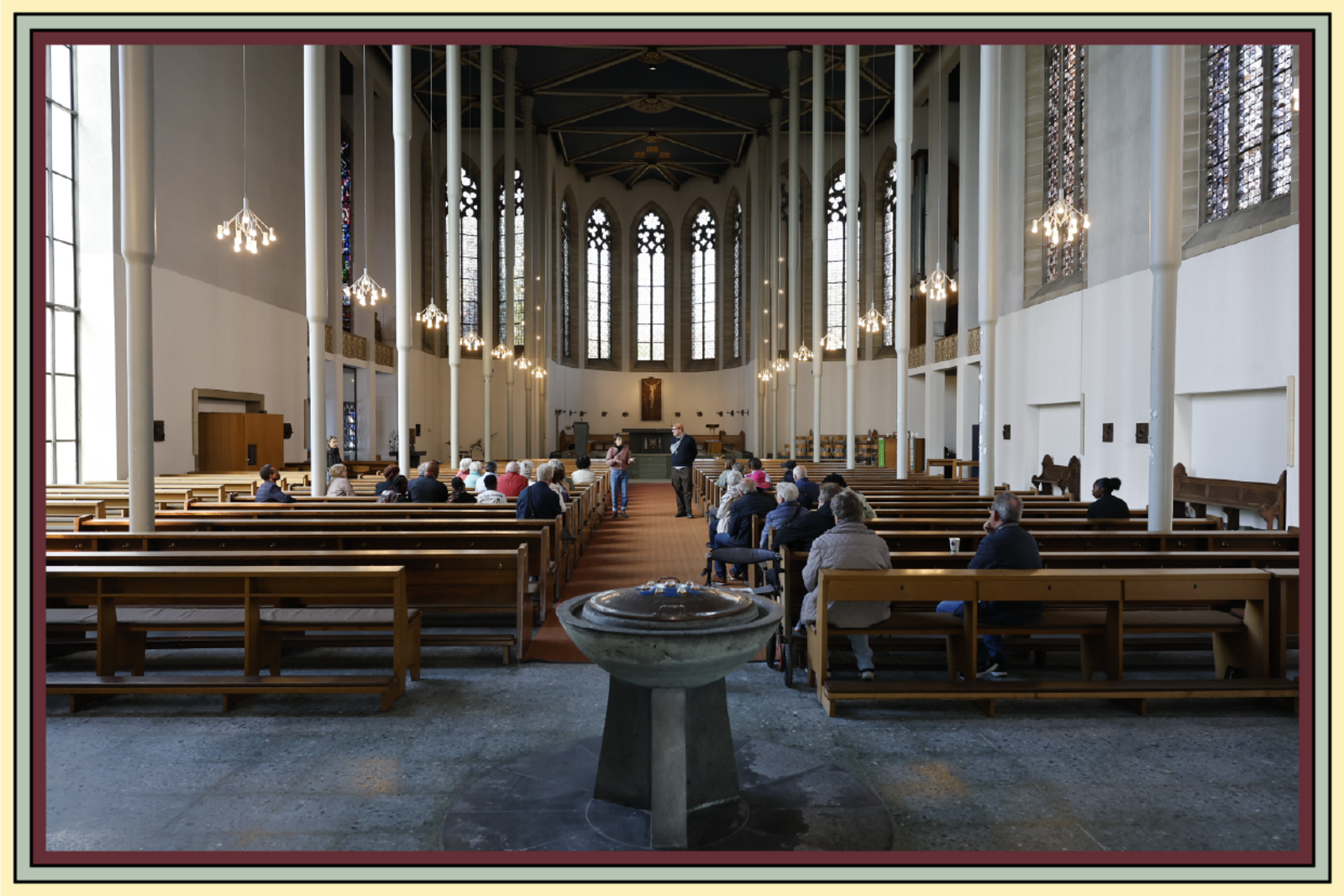 ein Innenraum einer Kirche 